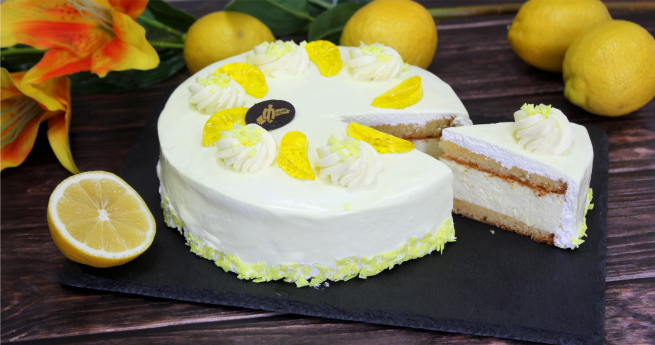 Лимонный торт в суффиксе полного. Торт лимонный Форне. Торт Мирель лимонный Фреш. Украшение лимонного торта. Торт с лимоном.